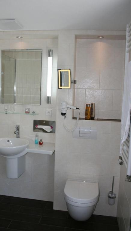 אטנדורן Landhotel Repetal חדר תמונה