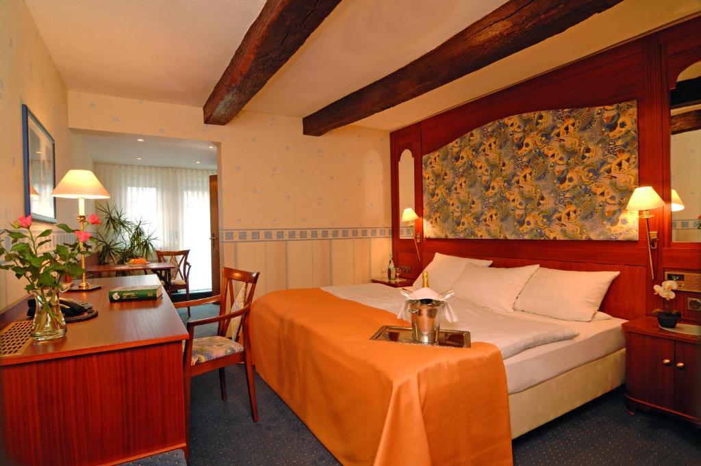 אטנדורן Landhotel Repetal מראה חיצוני תמונה